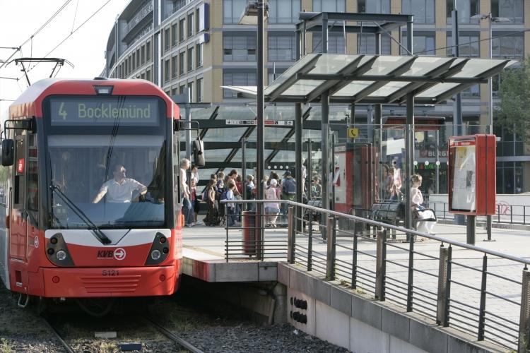 Stadtbahnwagen auf der Deutzer Brcke