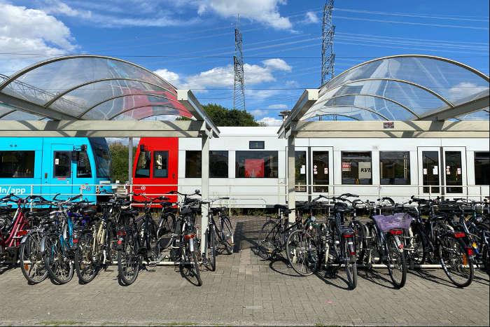 Abgestelle Fahrrder an der B&R-Station