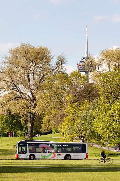 Hybrid-Bus am Aachener Weiher