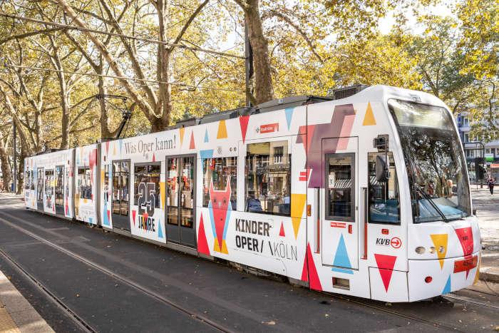 Stadtbahn zum jubilum der Kinderoper