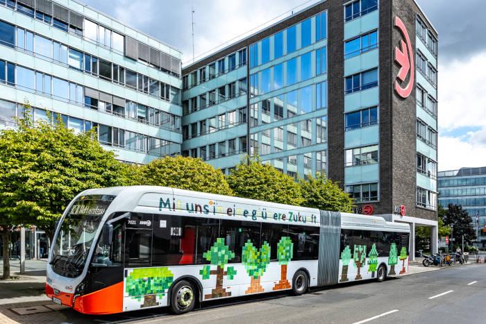 Designter Bus der Kreativprojekts Schler gestalten einen Bus 2024